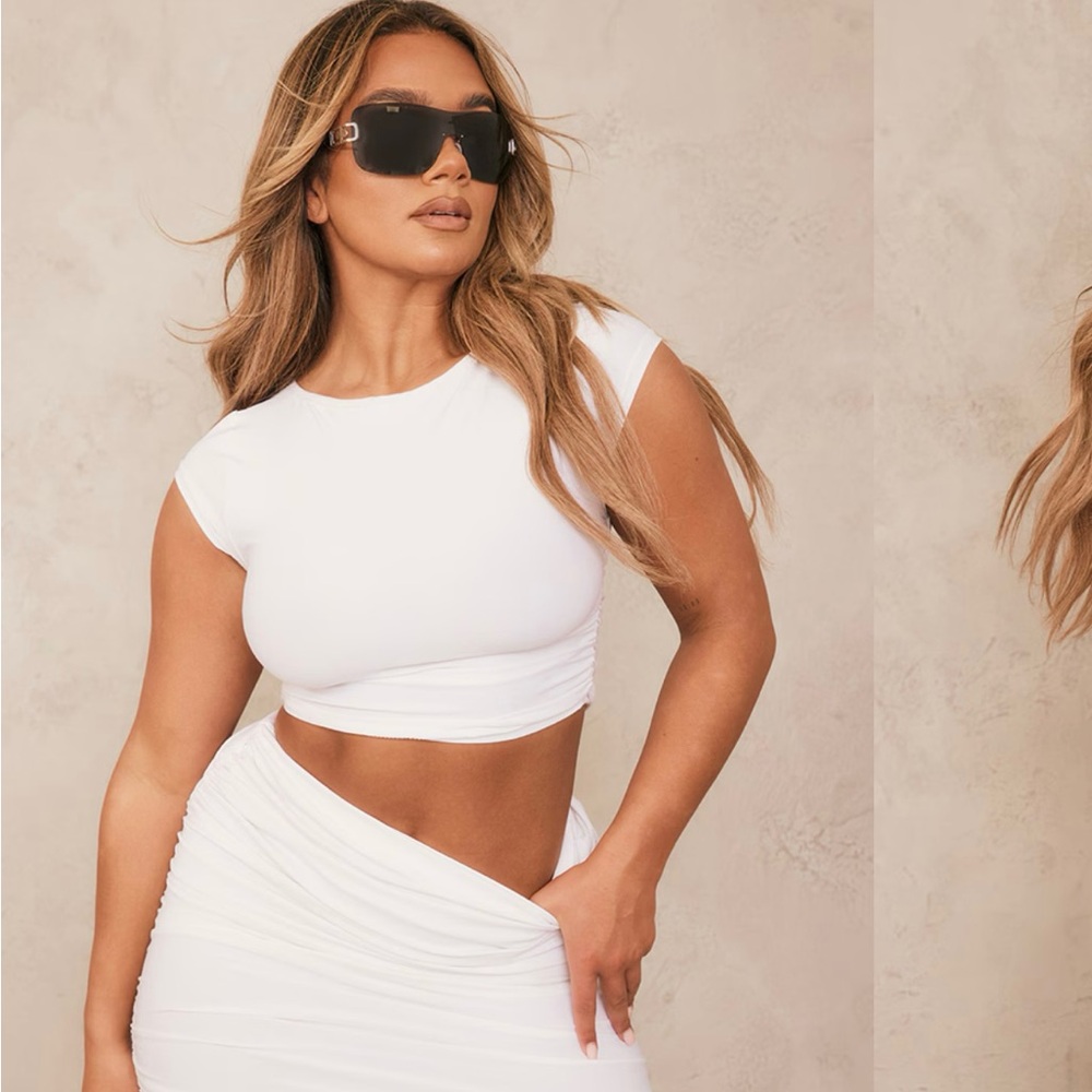 PrettyLittleThing White Crop Top
